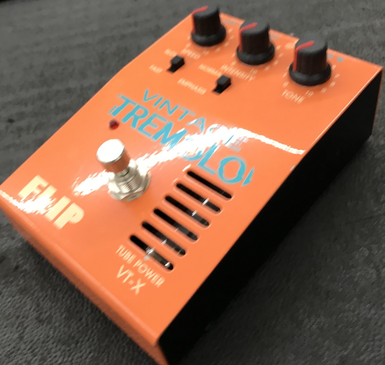 Guyatone VINTAGE トレモロ FLIP VT-X GUYATONE VT-X Flip Tremolo pedal (B-STOCK) – Godlyke