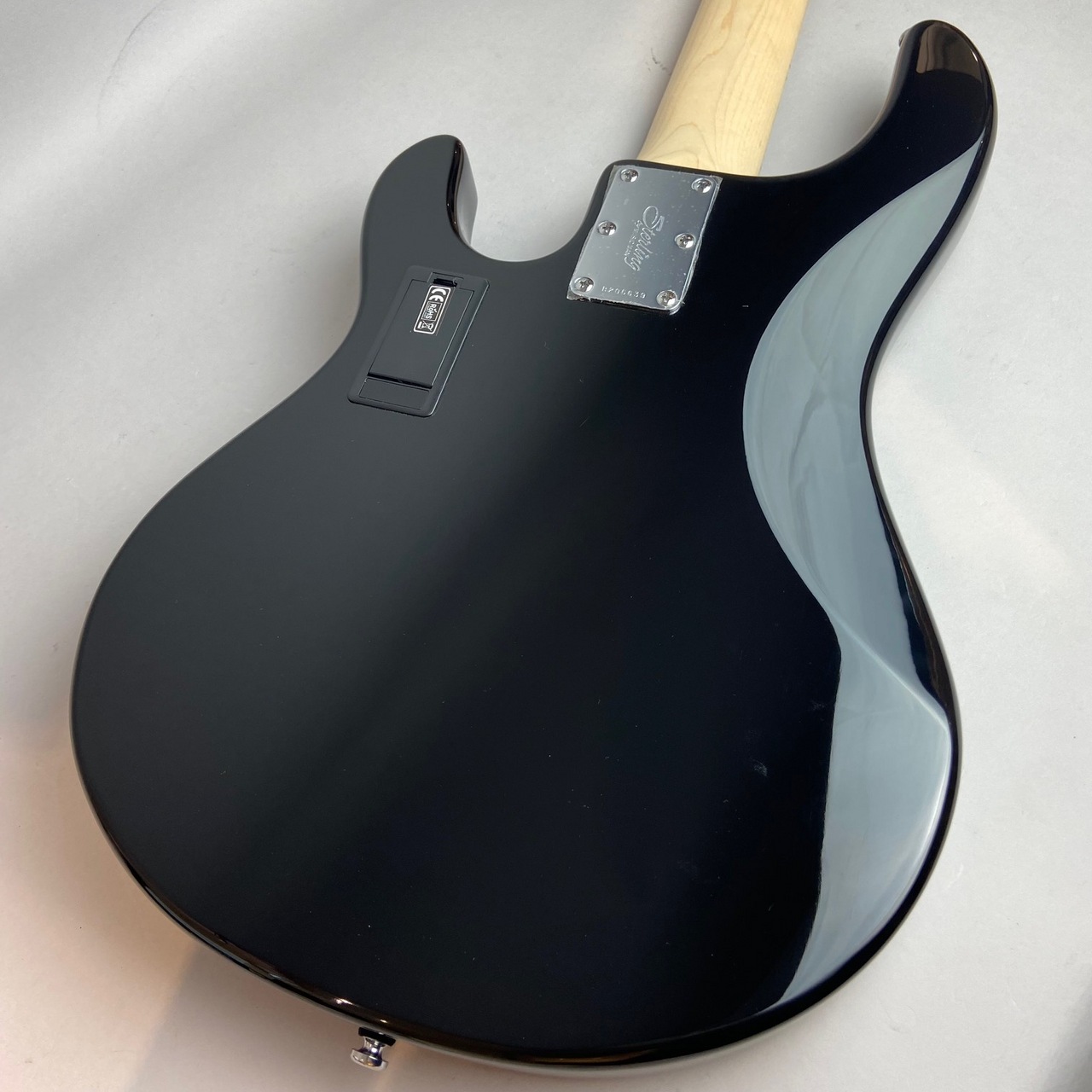 Sterling by MUSIC MAN STINGRAY S.U.B. Series Ray5 BK 5弦エレキ