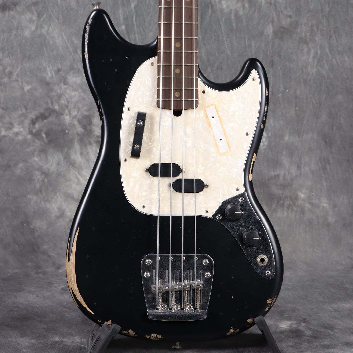 Fender JMJ Road Worn Mustang Bass Black【3.55kg】[S/N MX26050559