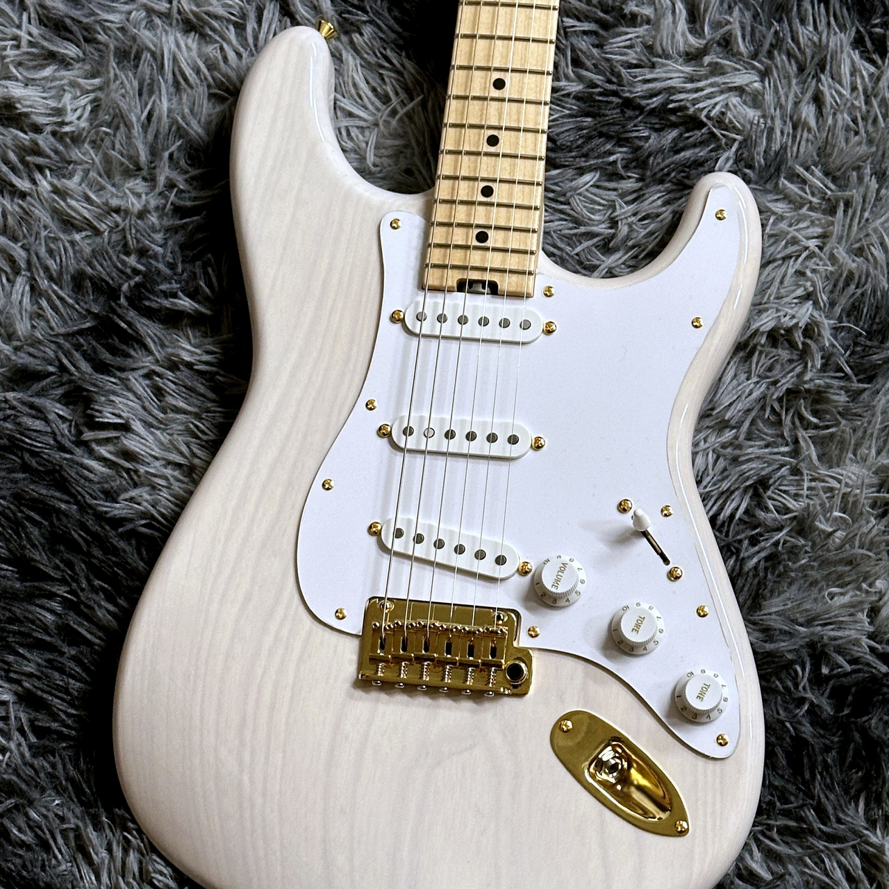 infinite Trad Fullsize ST White Blonde w/Gold Hardwear【国産