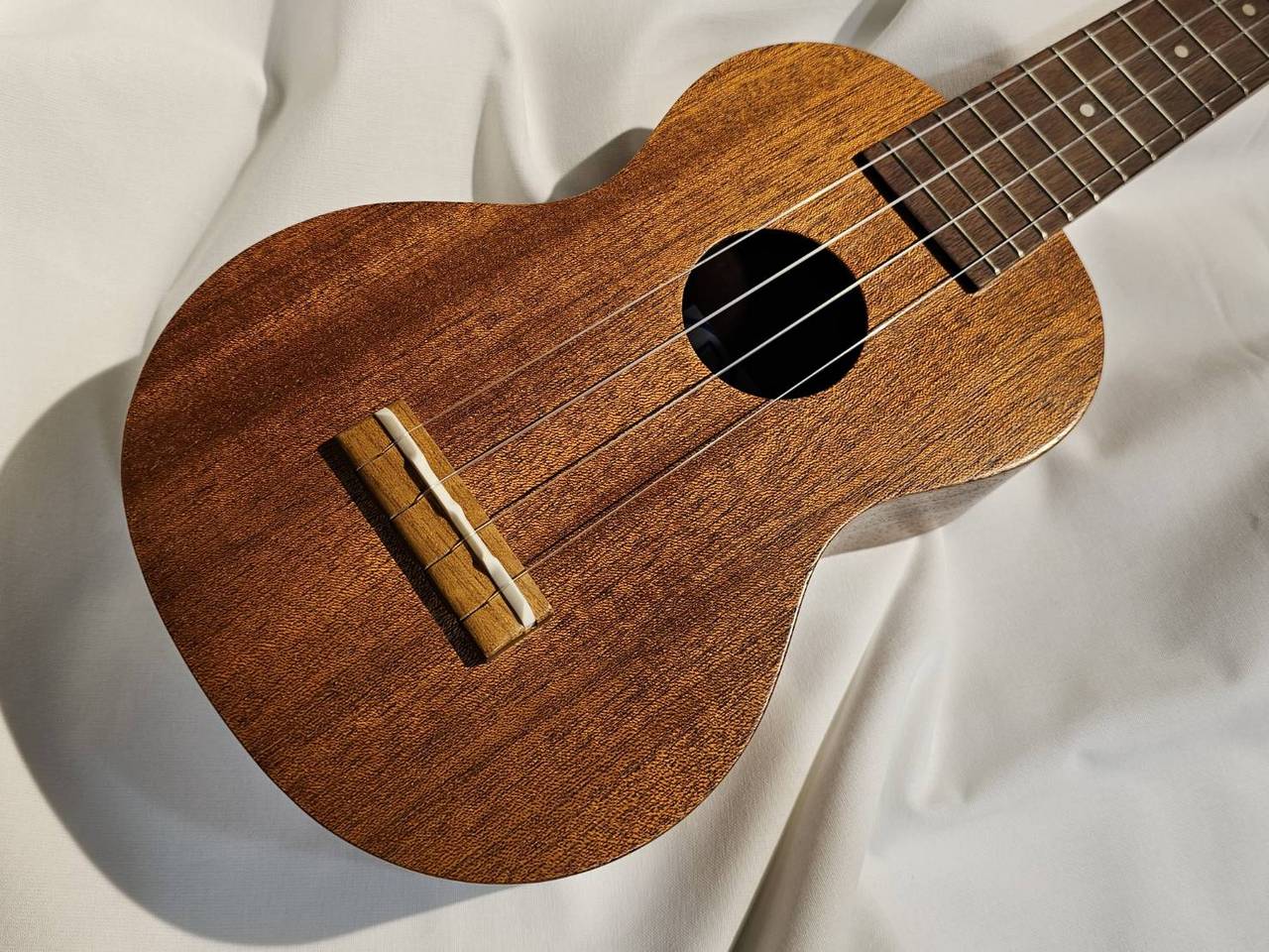 美品中古　famous fs-1g Famous FS-1G（中古）【楽器検索デジマート】