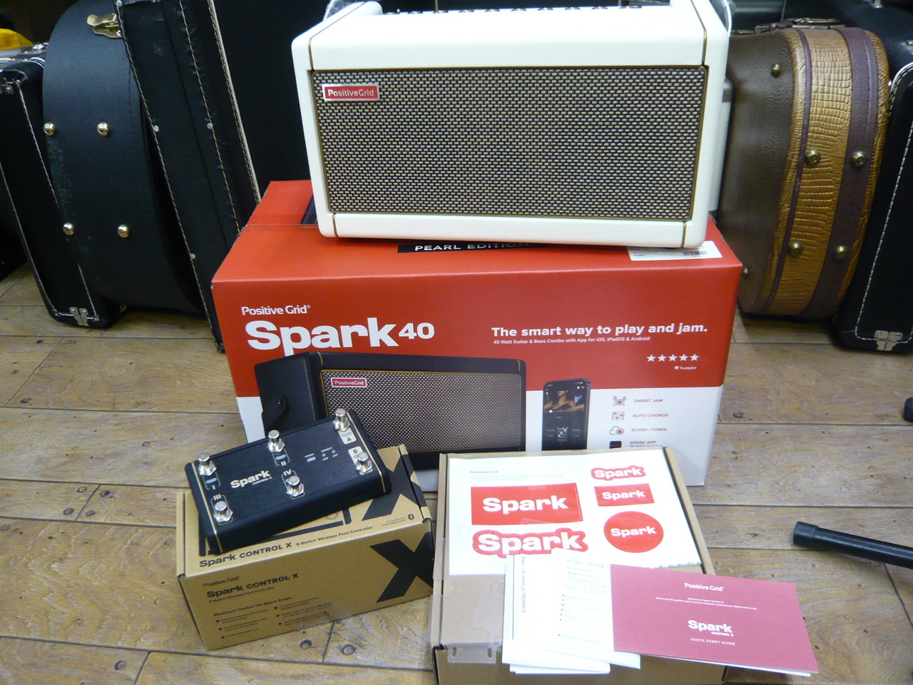Positive Grid Spark 40 / Spark CONTROL X（中古）【楽器検索デジマート】