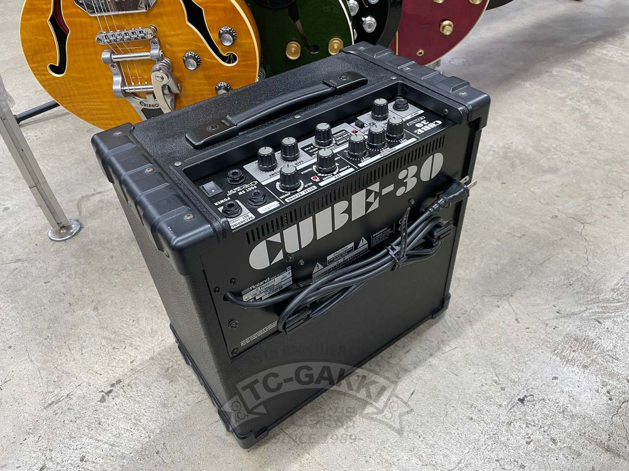 Roland CUBE-30（中古）【楽器検索デジマート】