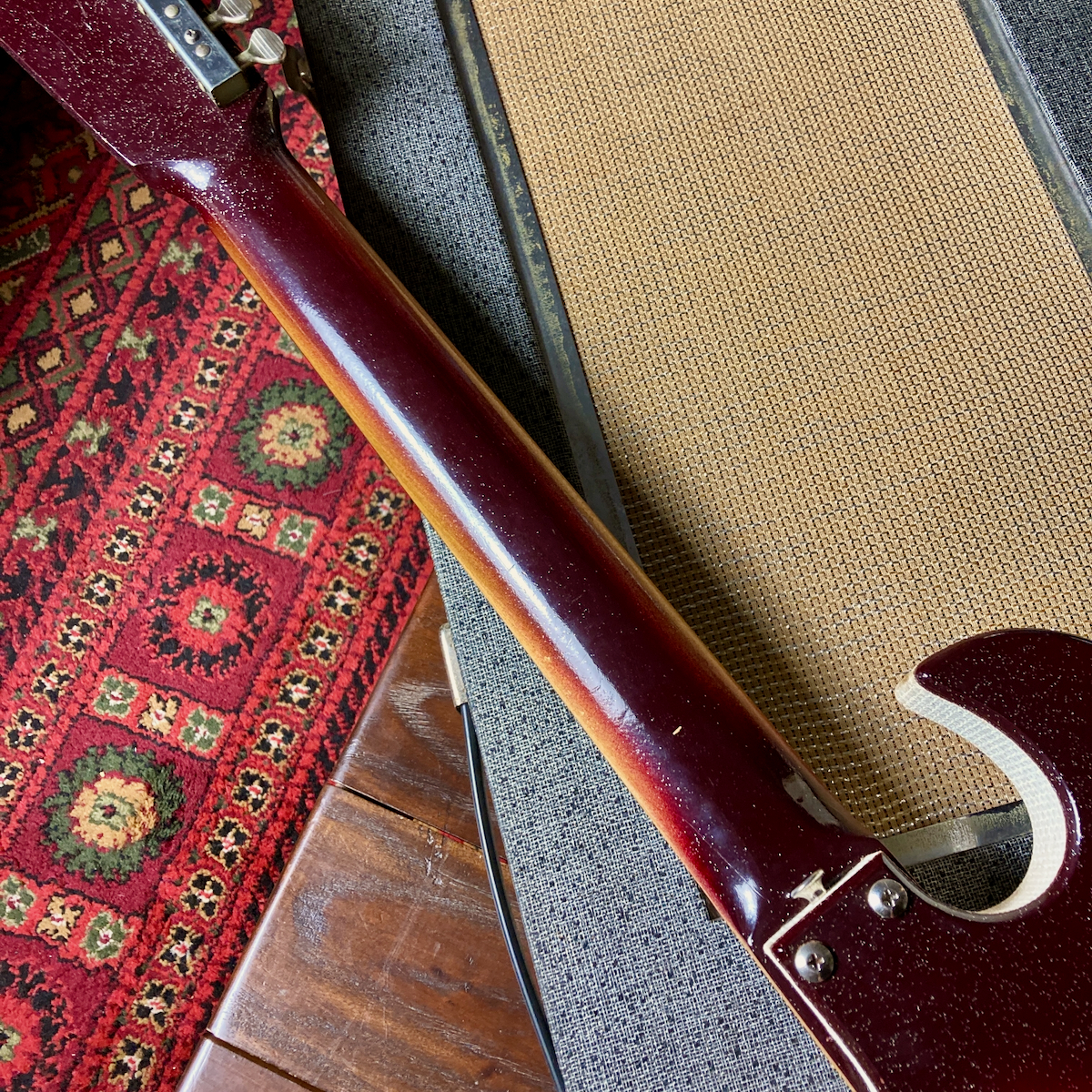 Silvertone 1960s Silvertone 1457 Red Sparkle Burst / Amp in
