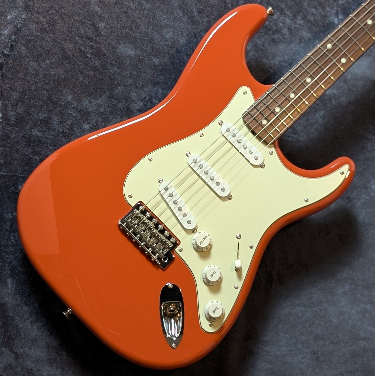 Fender FSR Made in Japan Traditional 60s Stratocaster Fiesta Red
