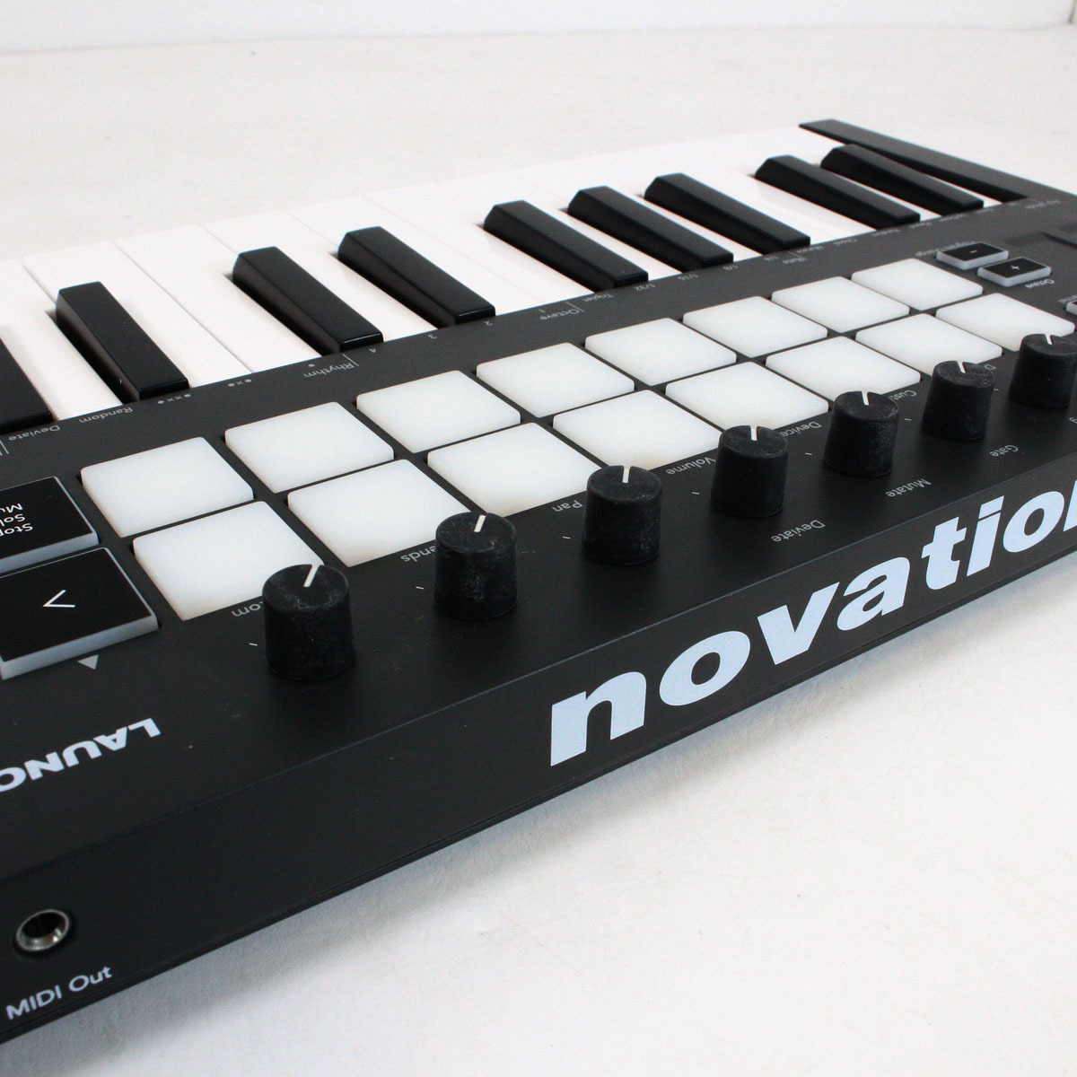 Novation LaunchKey Mini MK3 【渋谷店】（中古）【楽器検索デジマート】
