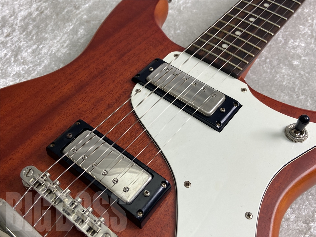 Epiphone Wilshier Worn Cherry ハードケース付き エレキギター 受発注