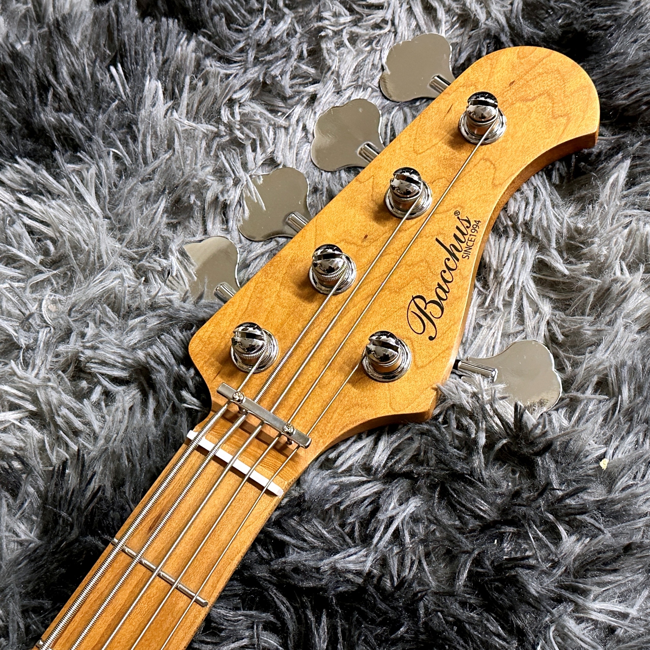 Madison エレキベース サンバースト 20フレット　ジャンク Madison エレキベース サンバースト 20フレット ジャンク