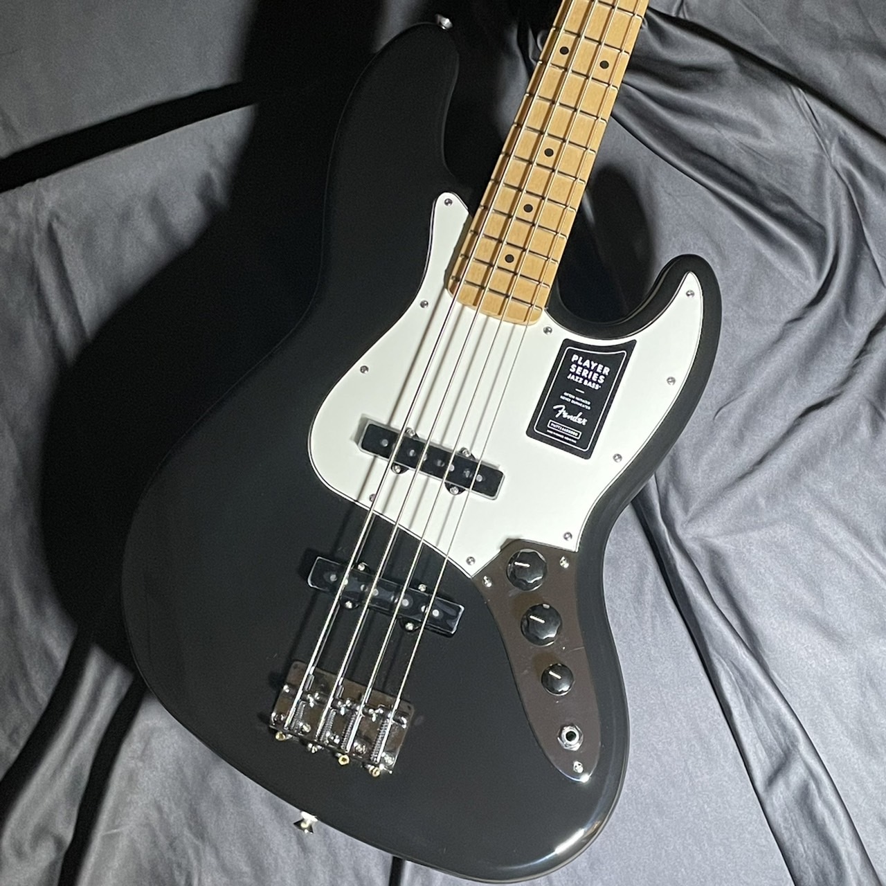 Fender Player Jazz Bass, Maple Fingerboard, Black【現物画像