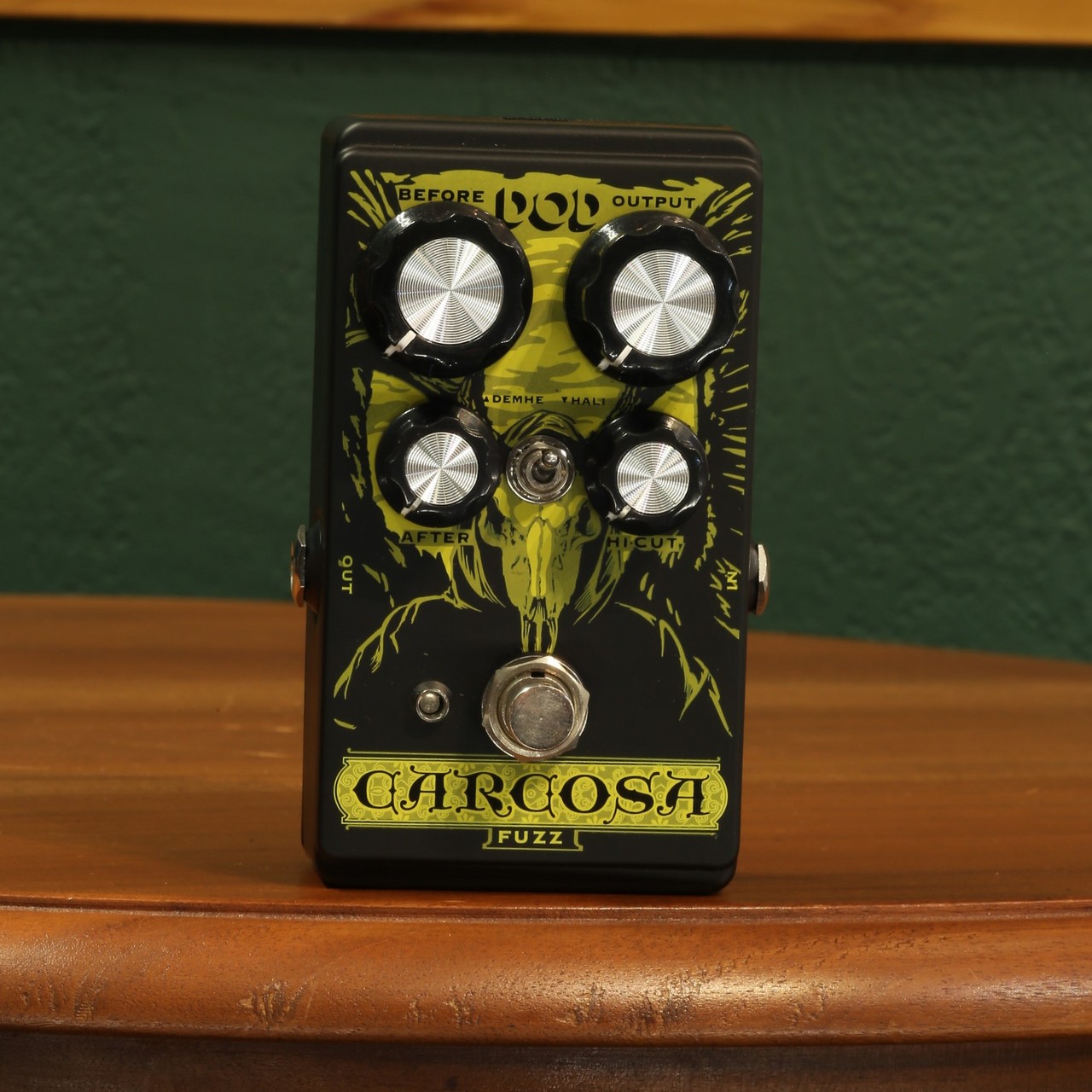 DOD Carcossa Fuzz ギターエフェクター Amazon.com: DOD Carcosa Analog Fuzz Pedal Silicon style Fuzz