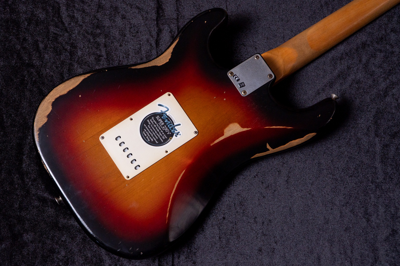 FENDER STANDARD STRATOCASTER (2009 MIM) - YouTube