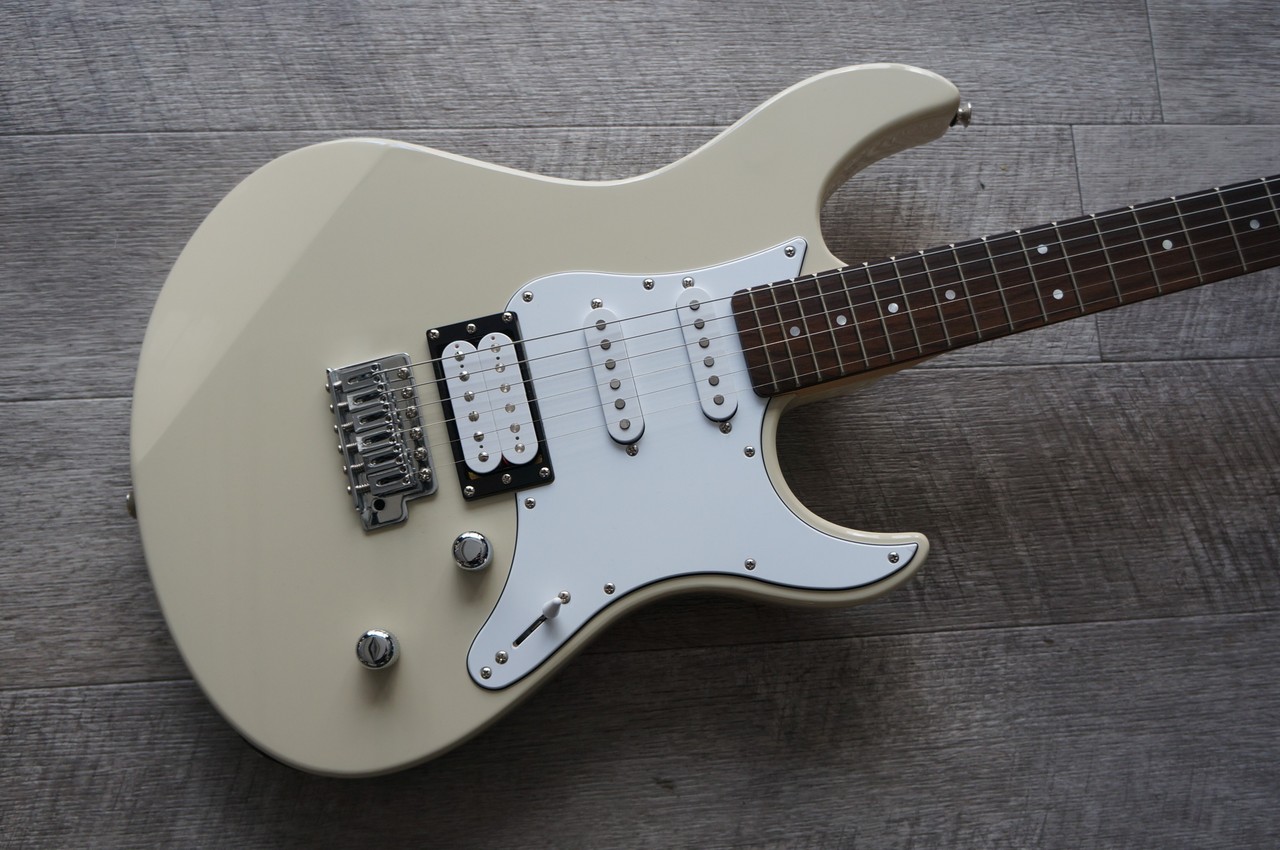 YAMAHA エレキギター PACIFICA112V VW ヴィンテージホワイト YAMAHA PACIFICA112V VW 【ヴィンテージホワイト】（新品）【楽器検索