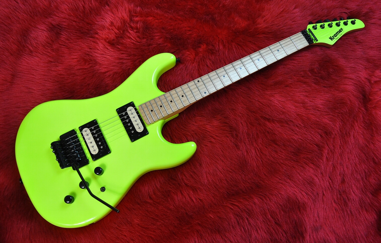 KRAMER Pacer Classic Fluorescent Green（中古）【楽器検索デジマート】