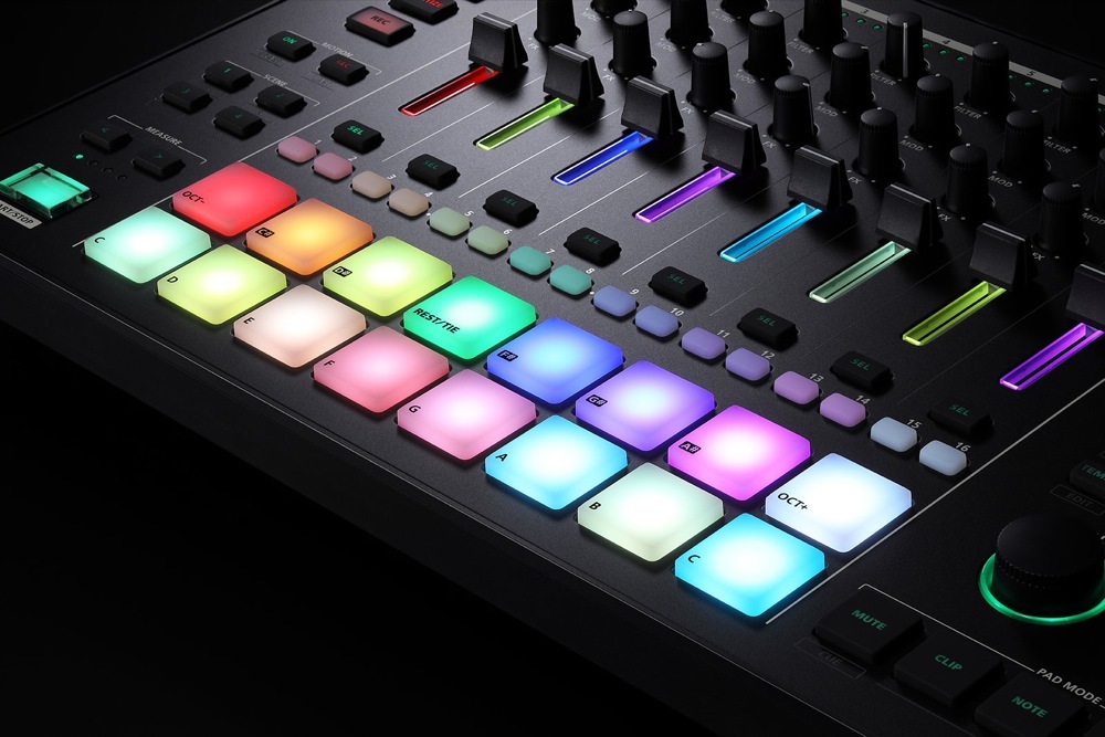 Roland MC-707 グルーヴボックス Roland MC-707 Sampler Drum Machine Synthesizer Groovebox