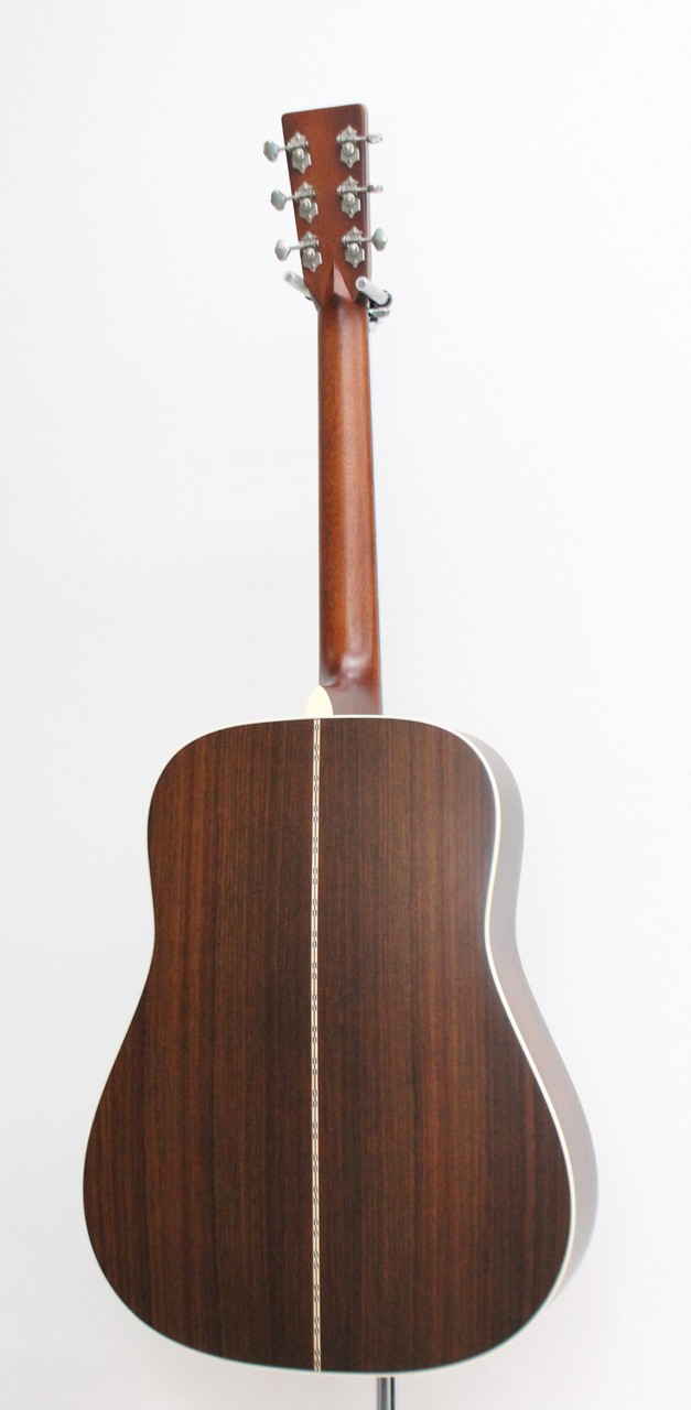 【ほぼ新品】Martin D-28 StreetLegend MartinのD-28シリーズに新しい仲間！「D-28 Satin」と「D-28