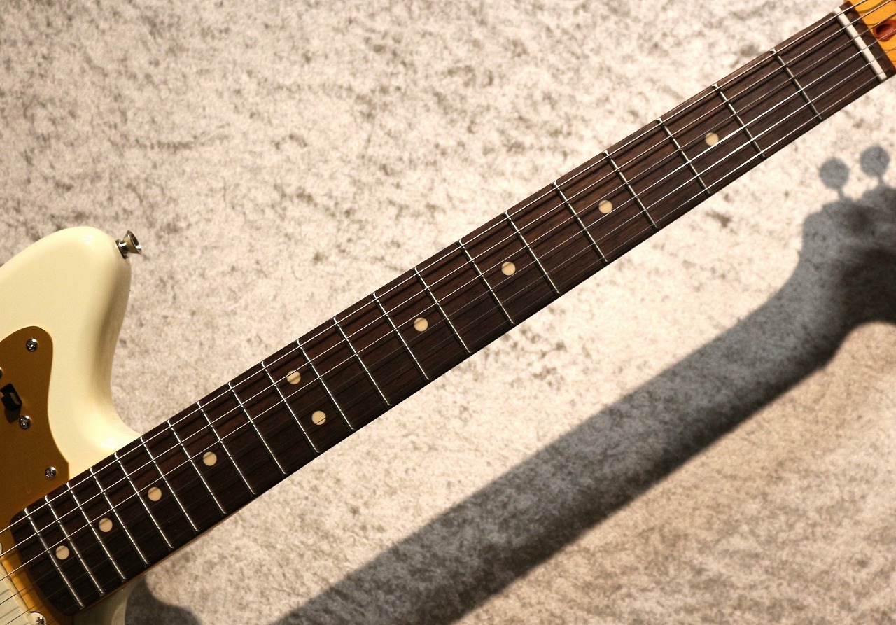 Squier by Fender 【人気モデル!】J Mascis Jazzmaster ~Vintage White