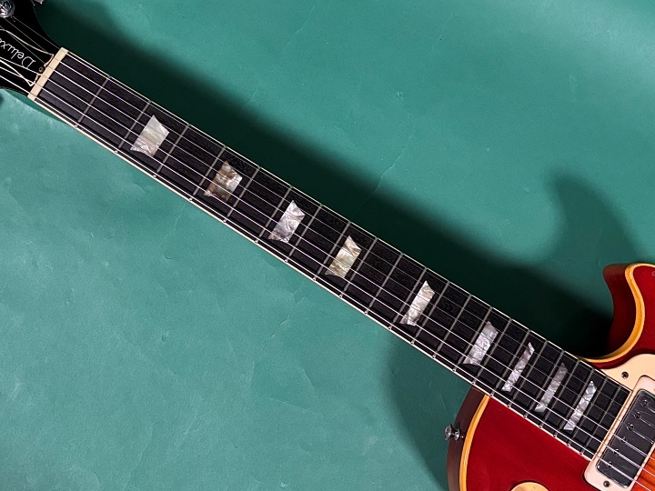 Gibson LES PAUL DELUXE CS （ビンテージ）【楽器検索デジマート】