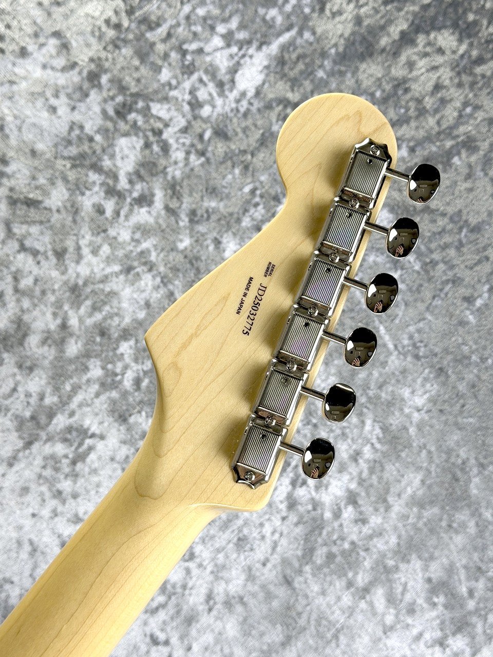 Fender FSR Made in Japan Traditional 60s Stratocaster -Fiesta Red
