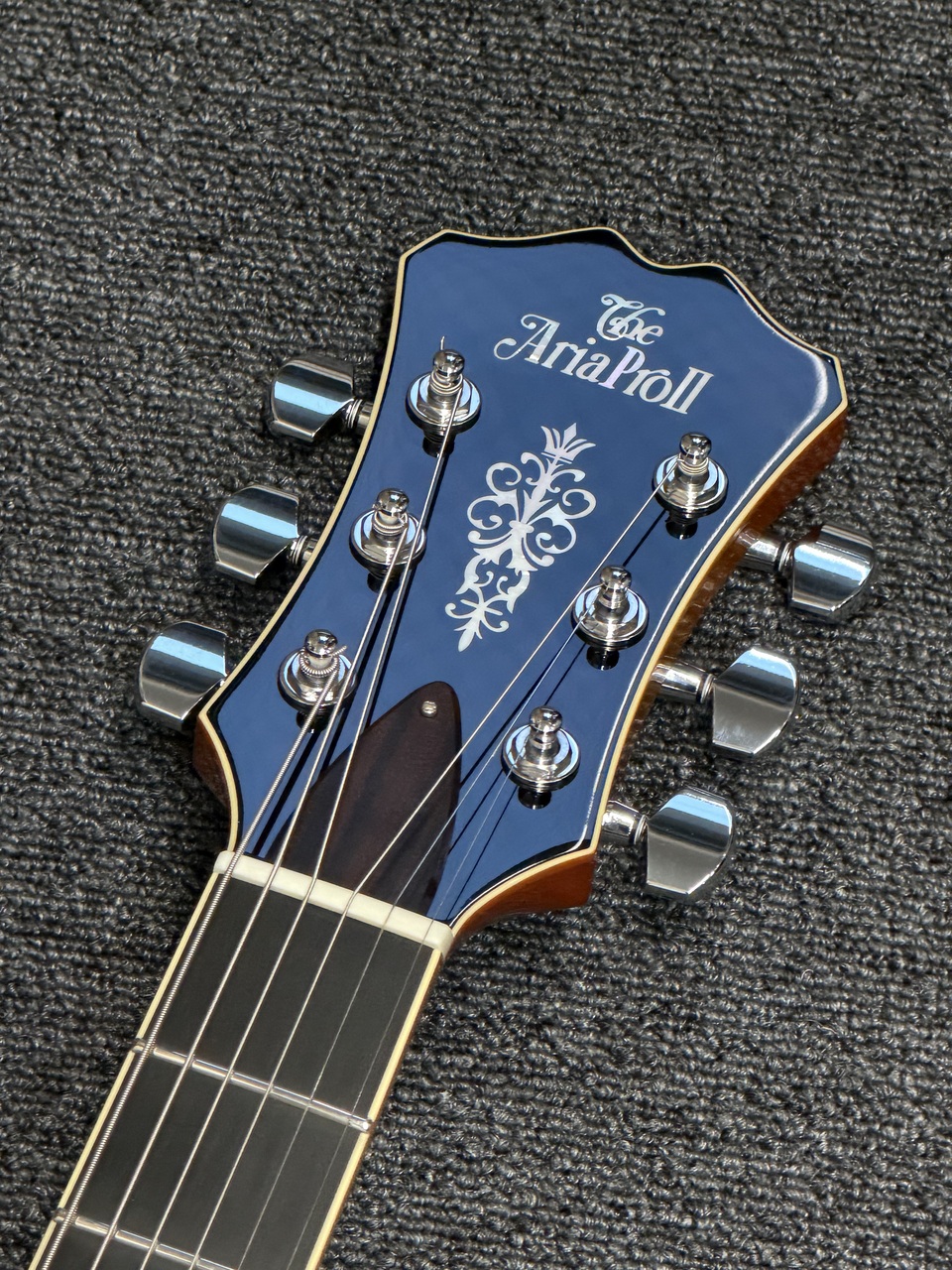 Aria Pro II FA-1000 VLB Violin Burst ウエイト2.75キロ（新品特価