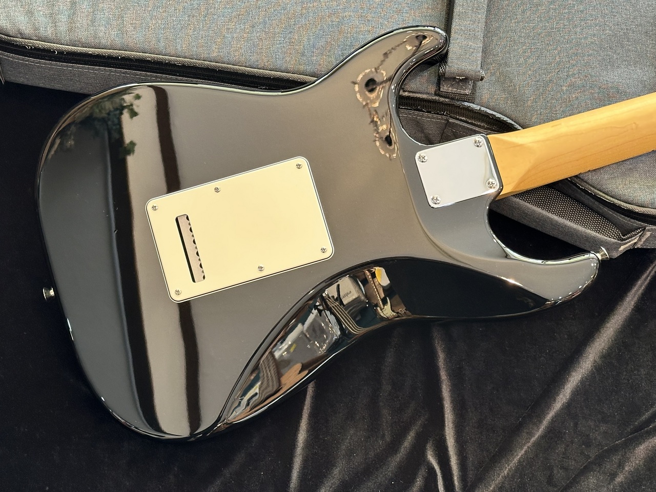 【美品】Three Dots S DGM/R-MH Three Dots Guitars S Model LS-SPC DGM / R-MH – 神戸ギター