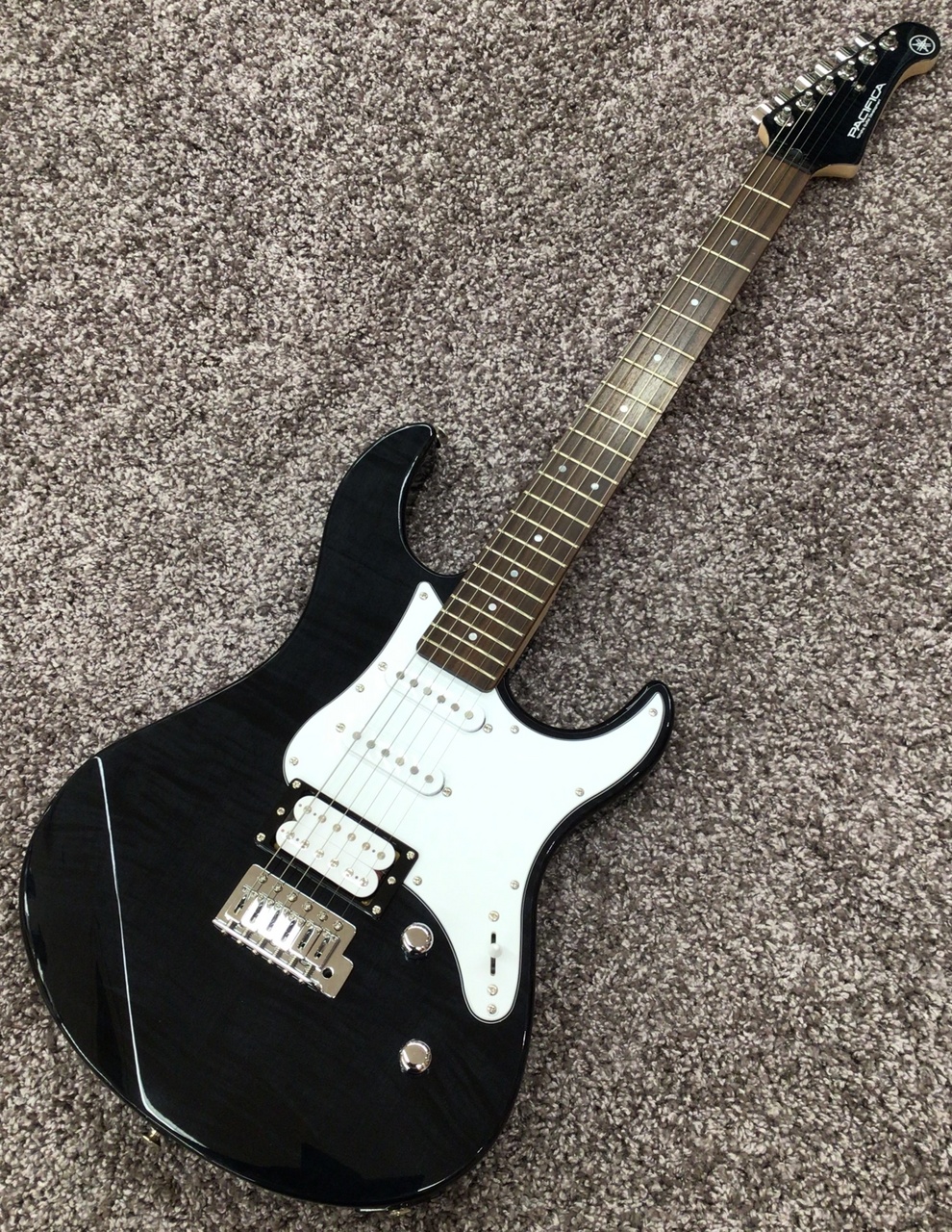 YAMAHA PACIFICA PAC212VFM TBL(トランスルーセントブラック