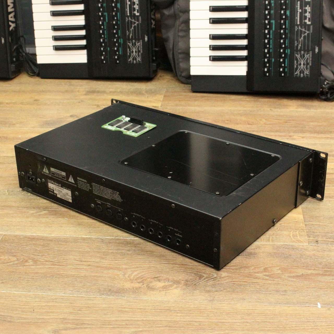 l*y様 ROLAND JV-1080シンセサイザー音源モジュール Roland JV-1080 w/SR-JV80-06 【キーボードマート新宿】【新宿店