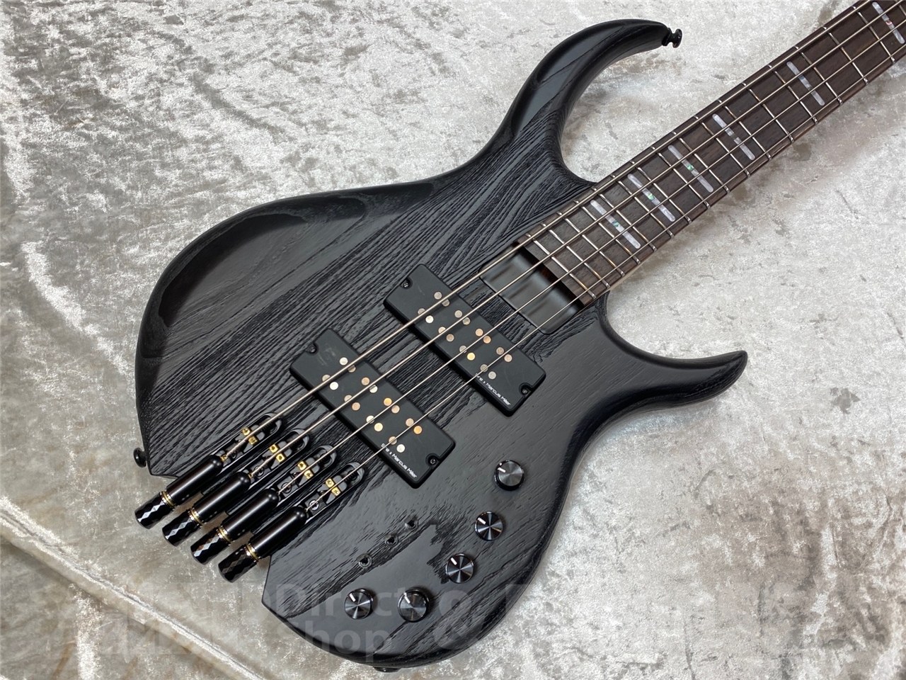Sire M6 4-String Headless【Black Stain】（新品/送料無料