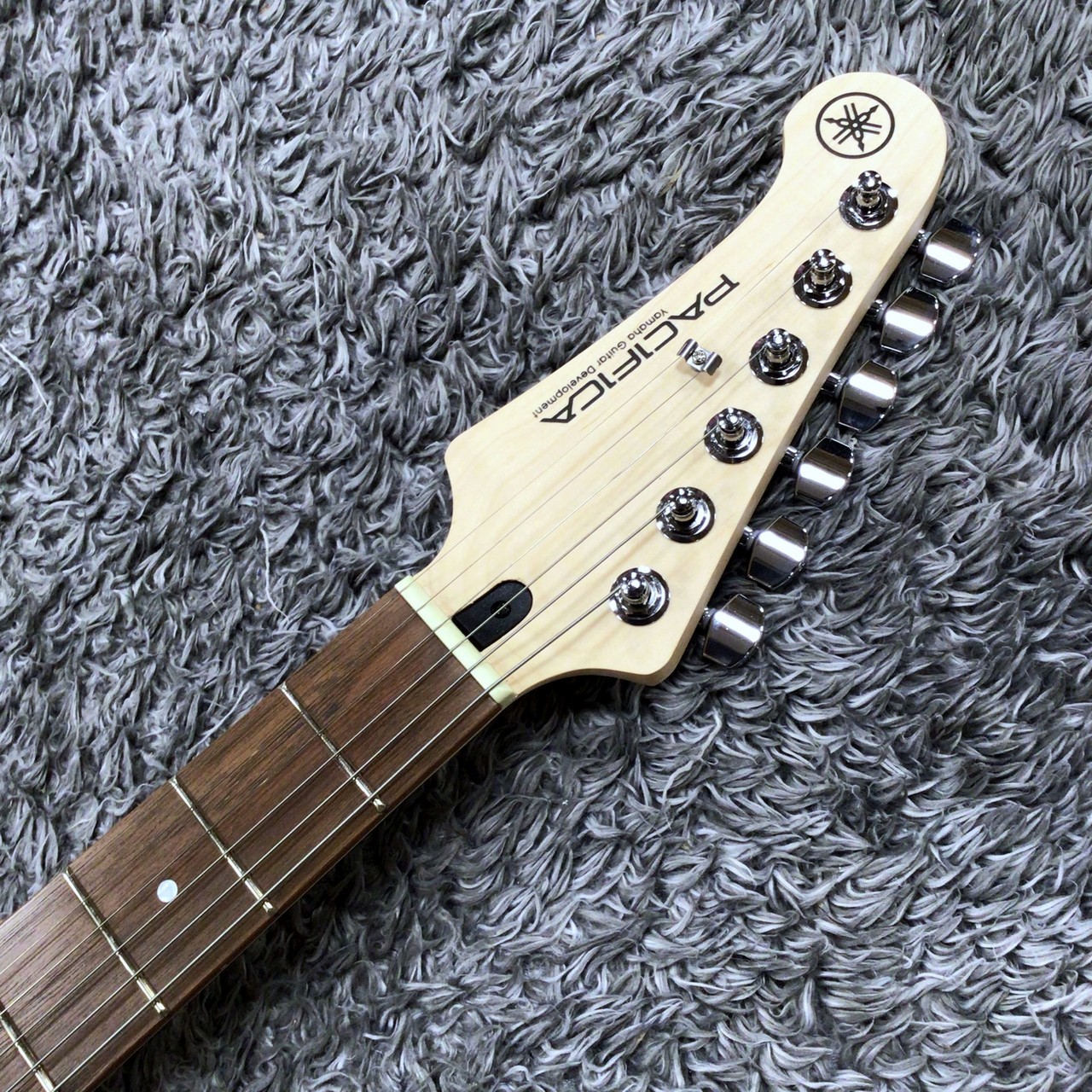 レフティーギター　シルバー Leftyギター&ベース - 谷口楽器