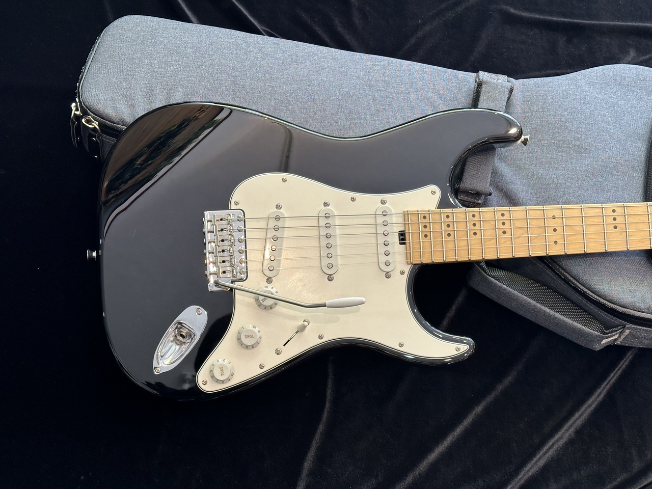 three dots guitarsのストラトキャスタータイプ Three Dots Guitars（スリードッツギター） 』『 S Model 』のご