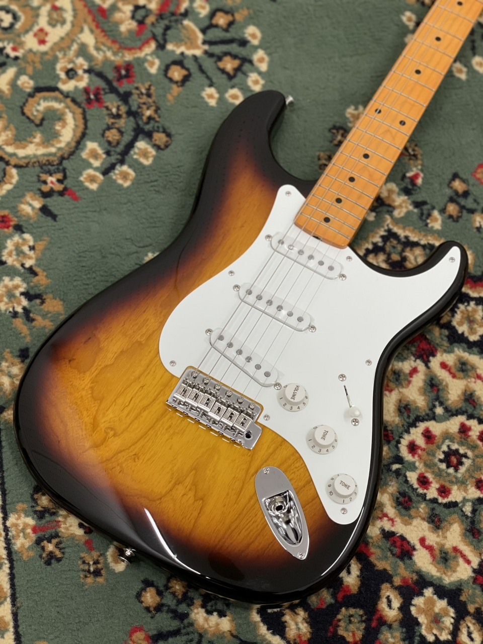 Fender FSR Made in Japan Traditional II '50s Stratocaster -2-Color
