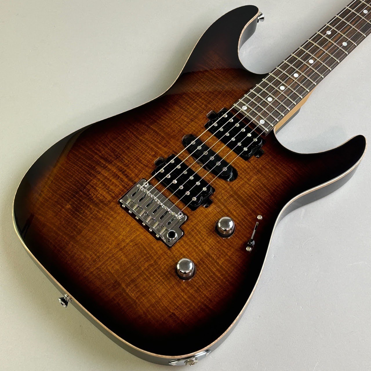 Addictone Arena Rosewood Fingerboard Pearl White（新品/送料