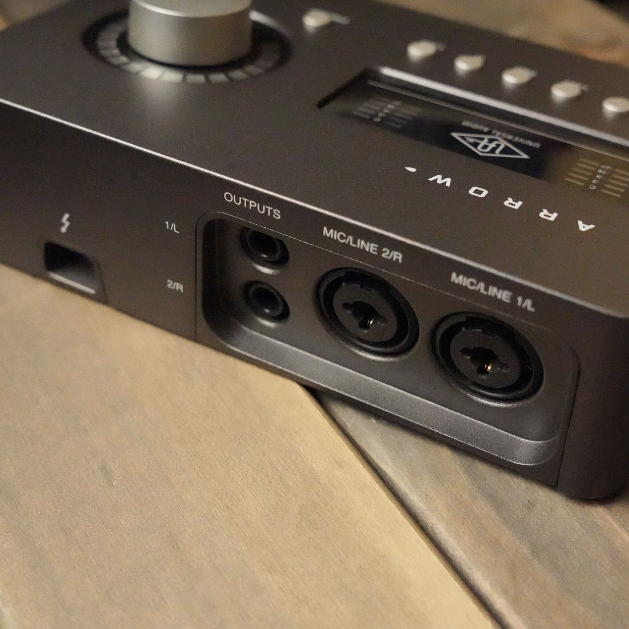 UNIVERSAL AUDIO ARROW■中古美品■ Universal Audio Arrow ＃1（中古）【楽器検索デジマート】