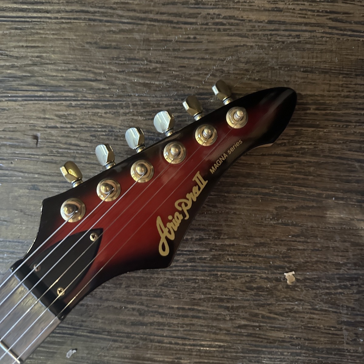 メンテナンス済み☆AriaPro2 MAGNA Series エレキギター 赤 Aria Pro II Magna Series Japan Electric Guitar（中古/送料