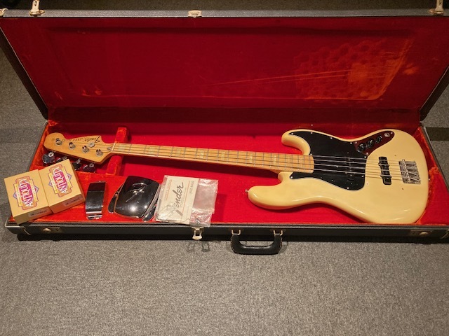 Fender 1976年製 Jazz Bass Olympic White（ビンテージ）【楽器検索デジマート】