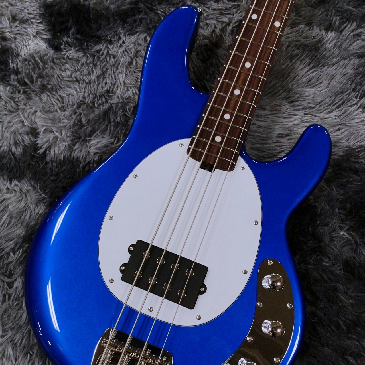 MUSIC MAN Stingray Special 4 Blue Pearl【アウトレット特価