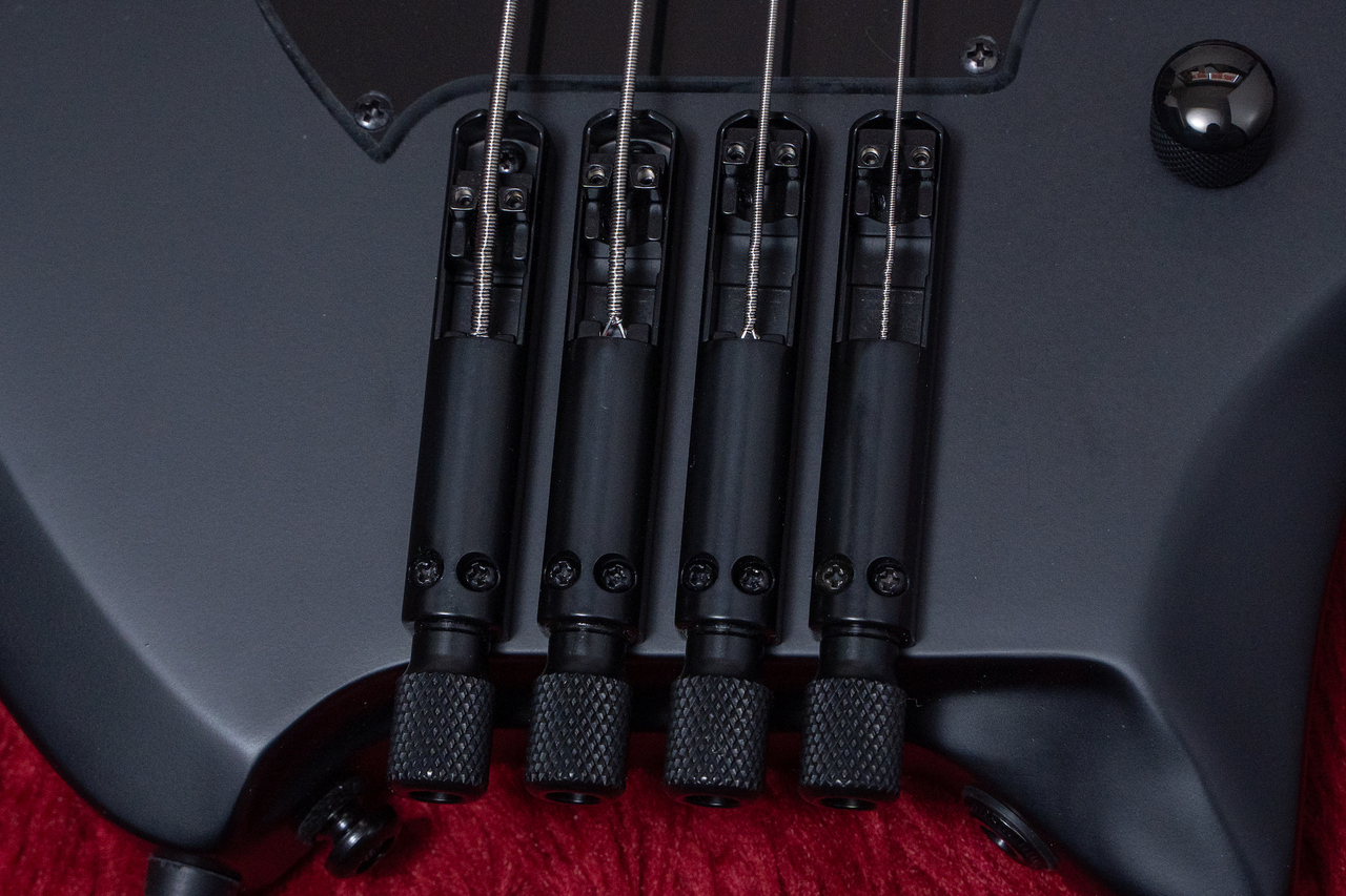【エレキベース】HEX Guitars NB300ブラック(エリクサー張り) エレキベース】HEX Guitars NB300ブラック(エリクサー張り)