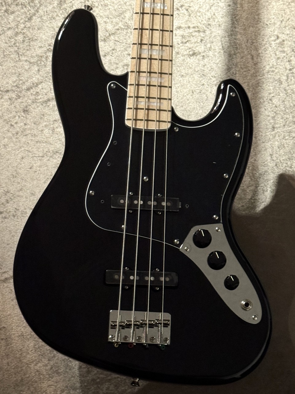 メーカー不明。程度極上 ジャズベース Fender FSR Made in Japan Traditional 70s Jazz Bass -Black