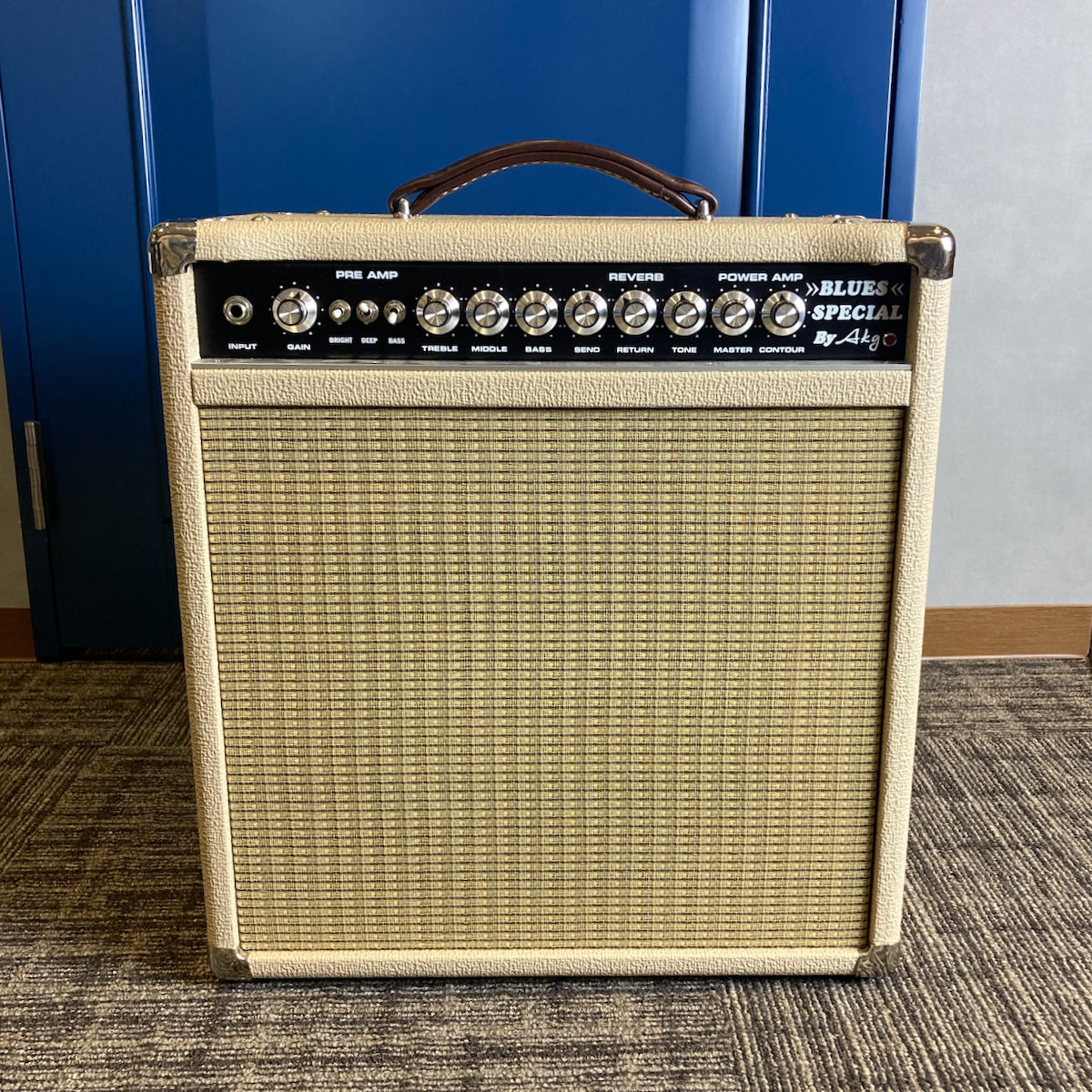AKG Sound Design Blues Special / Cream Tolex / 22W 12 Att Combo