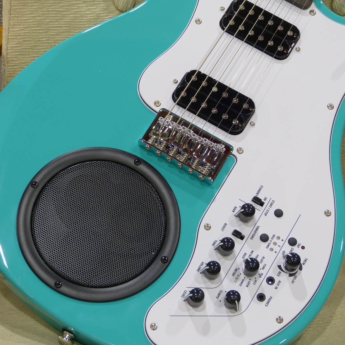 VOX APC-2 / Aqua Green 【アンプ・エフェクト・リズムマシン内蔵ミニ