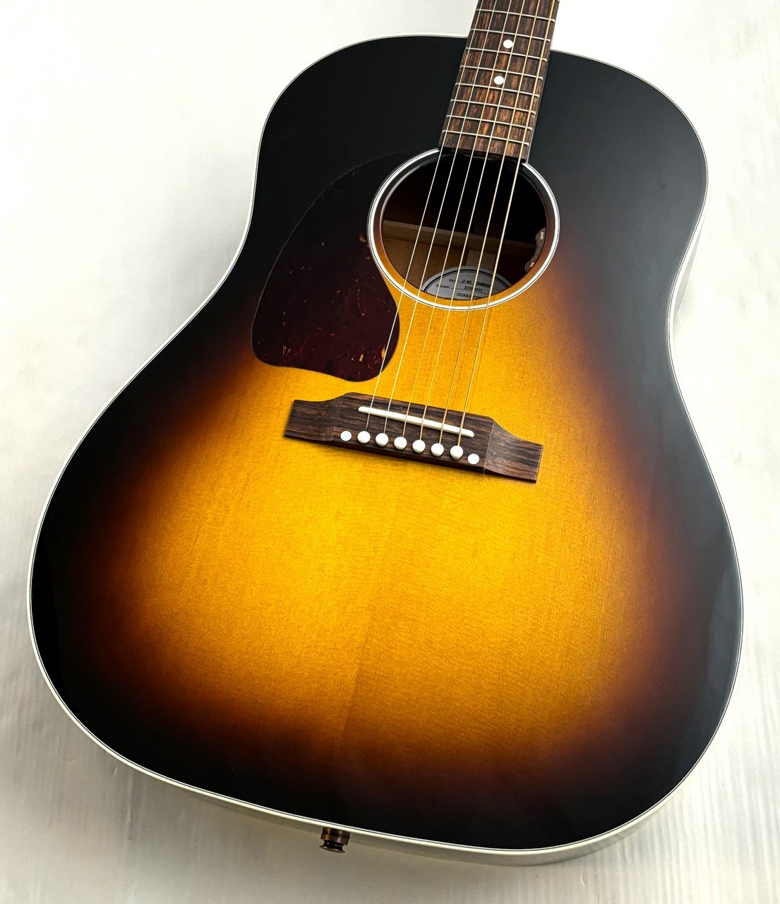 Gibson 【夏の激アツセール】【ちょい傷特価】J-45 STANDARD VS
