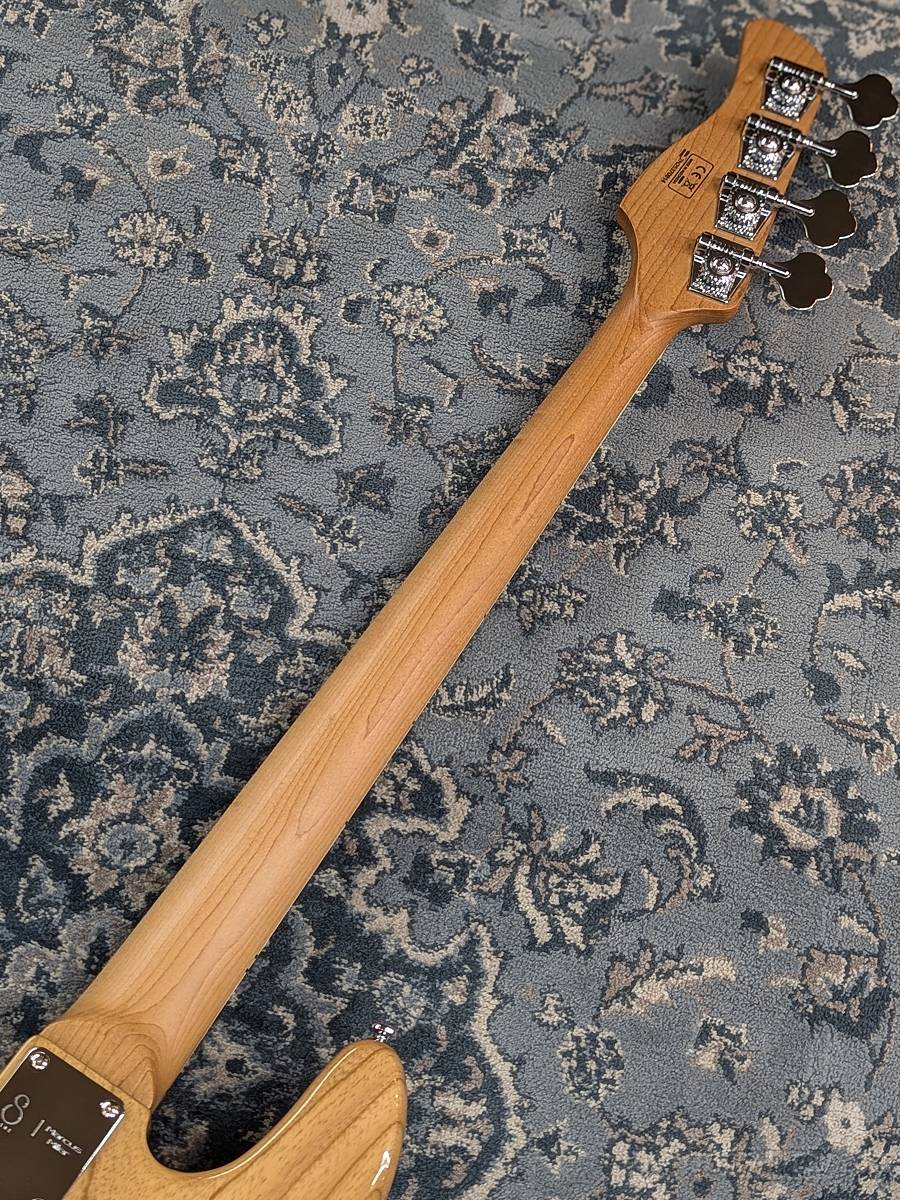 Sire V8 4st -Natural-（新品）【楽器検索デジマート】