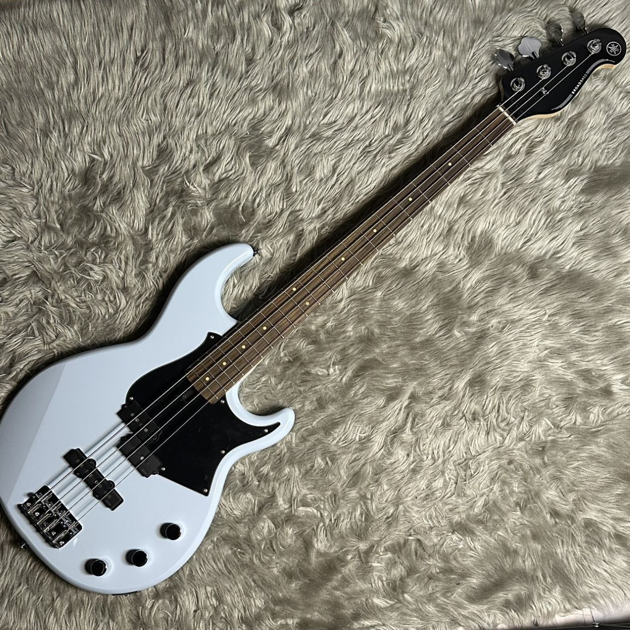 【美品】ヤマハ エレキベース BB434 Ice Blue 限定カラー Amazon | YAMAHA BB434 Ice Blue エレキベース ヤマハ 島村楽器