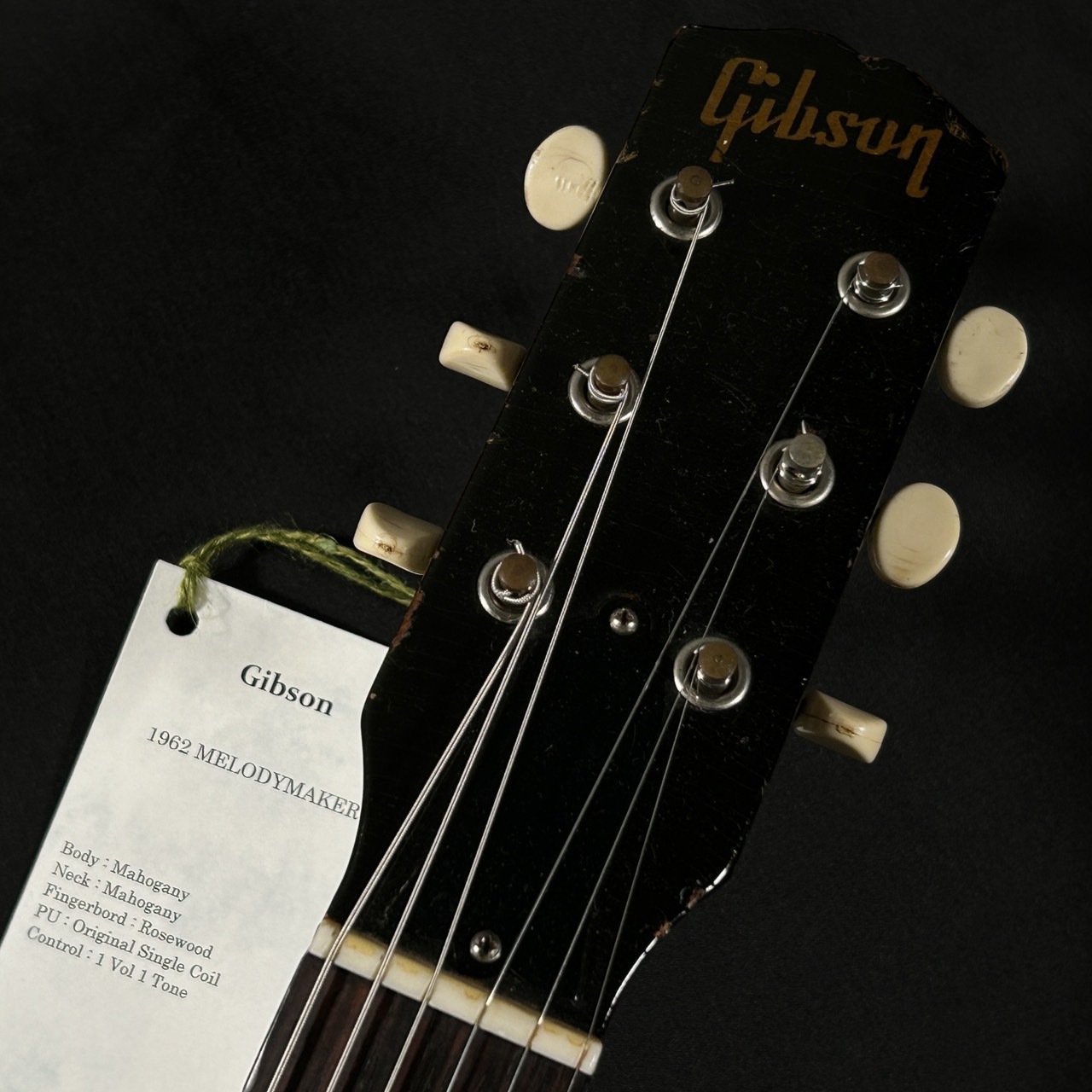 楽器と楽譜 ヴィンテージ ステンドグラス 音楽 クラシックミュージック メロディ 楽器と楽譜 ヴィンテージ ステンドグラス 音楽 クラシックミュージック