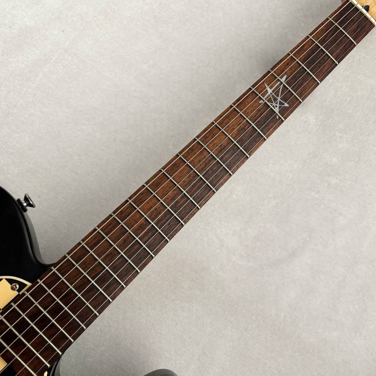 アブリルラビーンモデル　ギター Squier スクワイヤー Avril Lavigne アヴリルラヴィーン