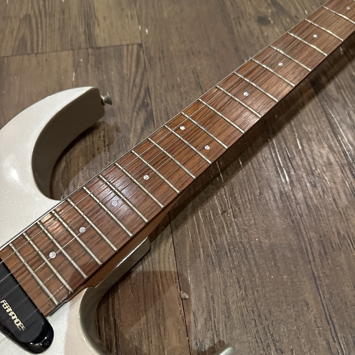 FERNANDES FGZ 1C エレキギター　新品弦交換済み 希少】FERNANDES FGZ シルバー エレキギター FGZ-1C - メルカリ