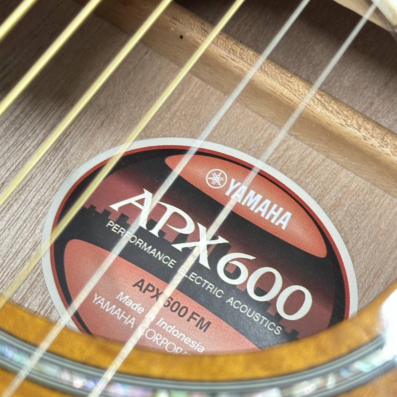 YAMAHA APX600FM/AM(アンバー)【薄胴エレアコ】（新品/送料無料