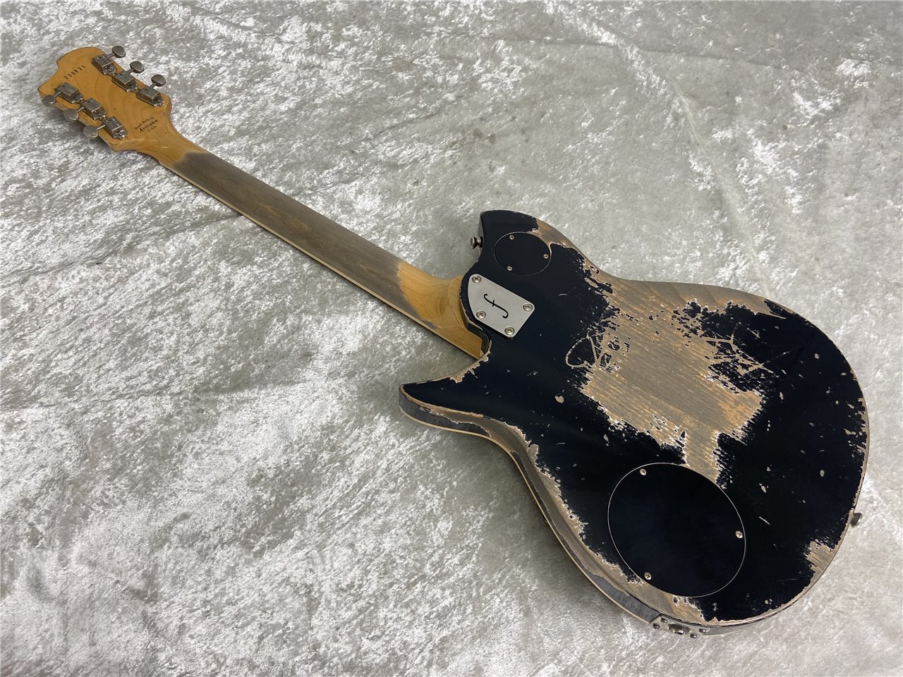 セール価格公式 fano guitarsOltreRB6レプリカ作品 - gilladinekonomi