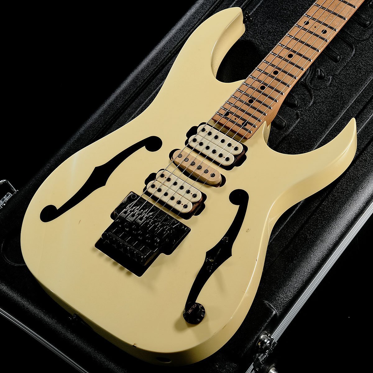 ギター Ibanez PGM300 Paul Gilbert Ibanez PGM300 Paul Gilbert Signature with Edge Pro Tremolo