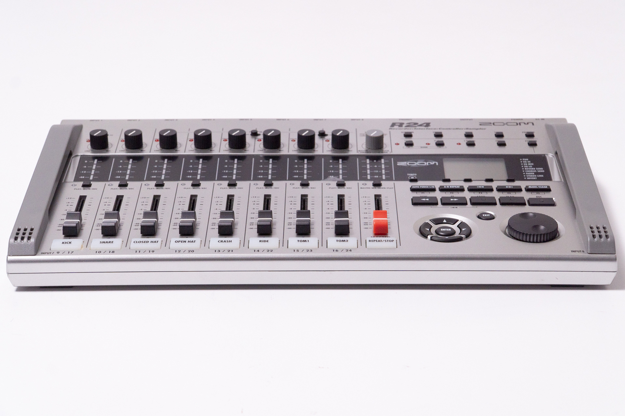 M*L様 ZOOM R24 マルチトラックレコーダー ズーム 24 トラック 箱 M*L様 ZOOM R24 マルチトラックレコーダー ズーム 24 トラック 箱