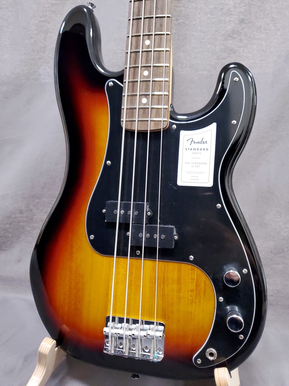 フェルナンデスPrecision Bass サンバースト Fender Standard Precision Bass 3-Color Sunburst（新品